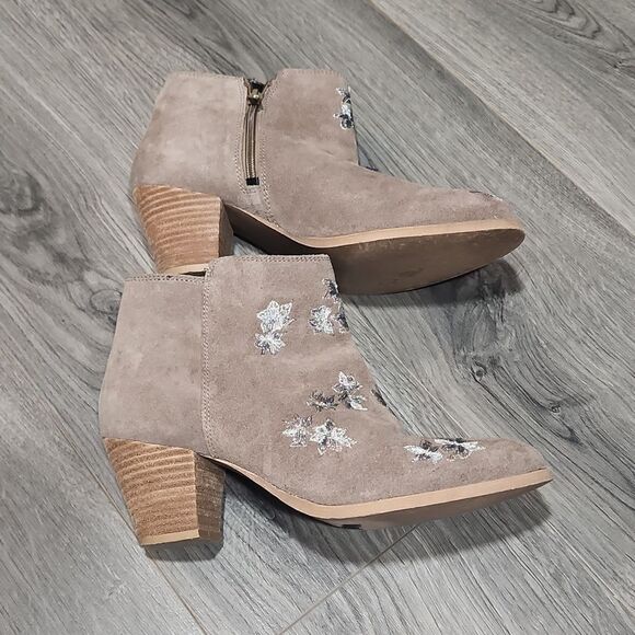 GUC Diba Sleek Suede Leather Embroidered Booties - Picture 2 of 8